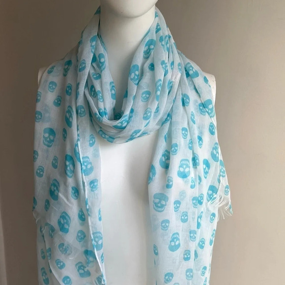 Large soft modal or Cotton blue White scull print scarf - Picture 2 of 6